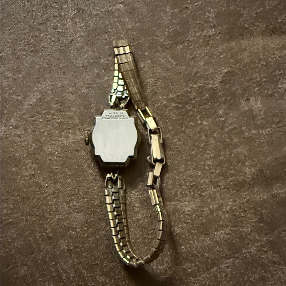 Vintage Gold-Tone Women's Bracelet Watch with Cream Dial - Picture 6 of 7